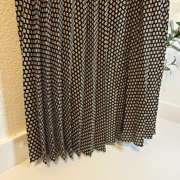 Black & Tan Geometric Pleated Midi Skirt – Max Studio, Size L - Picture 2 of 4